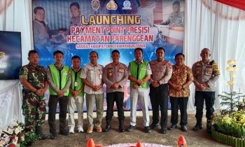 Kapolres Kotim dan Kasatlantas Polres Kotim saat peluncuran Payment Point Presisi dalam rangka menyambut Hari Bhayangkara yang ke 78.