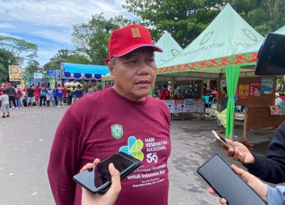 Kepala Dinas Kesehatan Kotim Umar Kaderi saat diwawancarai sejumlah wartawan..