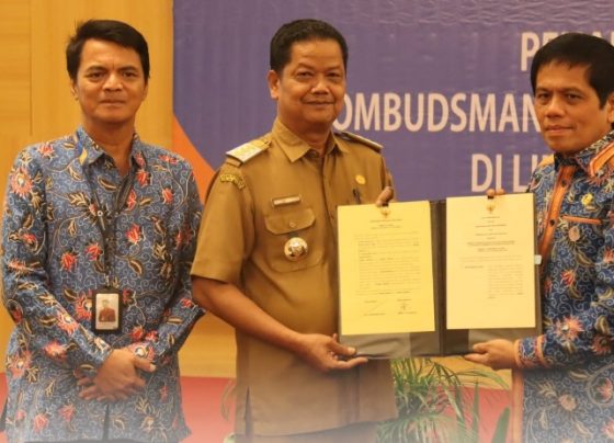 Pj Bupati Seruyan, Djainuddin Noor saat penandatanganan MoU  bersama Ombudsman Republik Indonesia