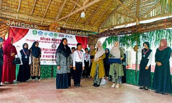 Suasana Purnawiyata Siswa siswi kelas VI SD Angkatan 2024 di salah satu sekolah di Kotim.