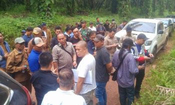 Tim mediasi sengketa lahan Pemkab Kotim turun langsung ke lapangan menindaklanjuti tuntutan masyarakat pemilik lahan warga masyarakat Desa Satiung.