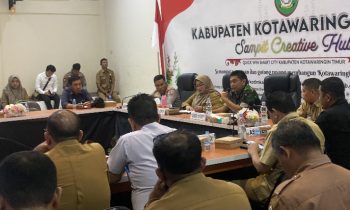 Wakil Bupati Kotim Irawati didampingi Kapolres dan Dandim 1015 Sampit saat memimpin rapat kedatangan Presiden RI, Selasa, 25 Juni 2024.