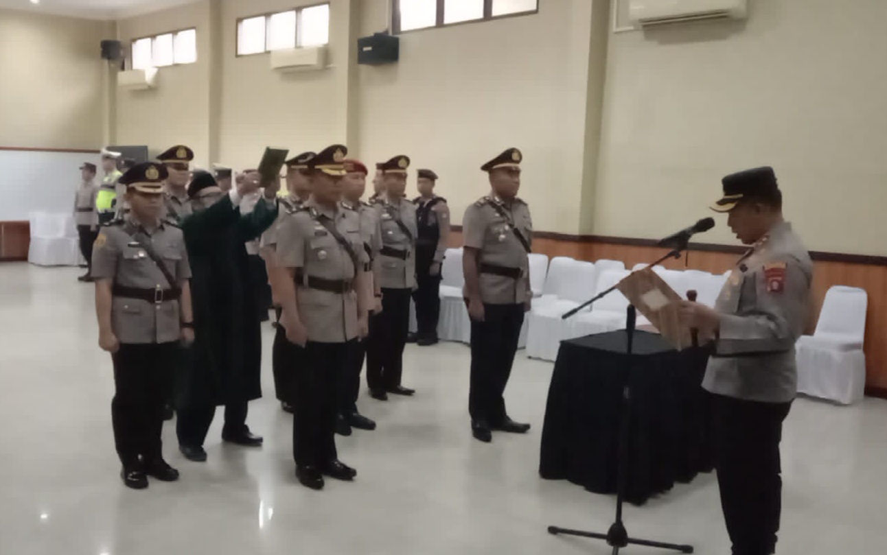 Empat Perwira Polres Kotim Bergeser