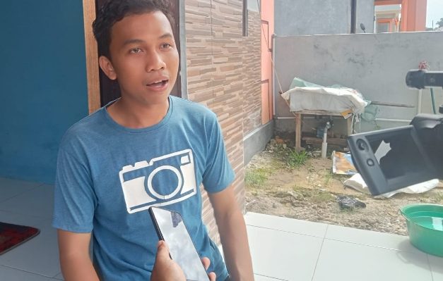 Ahmad Rizqi, Kurir Shopee yang motornya hilang dicuri maling.