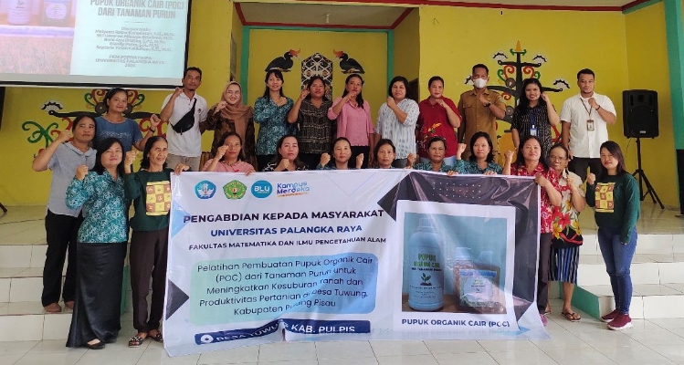 Masyarakat Desa Tuwung Berlatih Membuat Pupuk Organik Cair dari Tanaman Purun