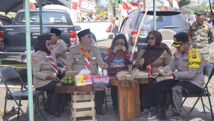 Bupati Kotim Halikinnor bersama dengan Ketua DPRD Kotim, Wabup Kotim dan Kapolres saat di Bumi Perkemahan Desa Ujung Pandaran, Sabtu, 27 Juli 2024.