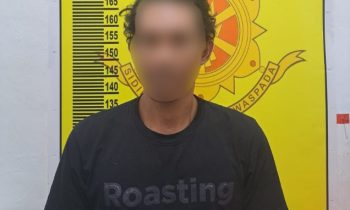 F tersangka kasus penggelapan usai ditangkap Satreskrim Polres Kotim.