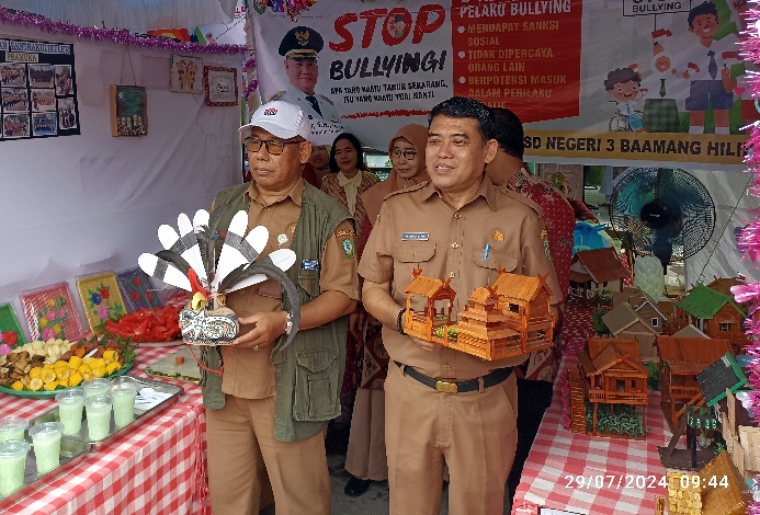Kadisdik Kotim Angkat Jempol Gebyar Merdeka SD di Kecamatan Baamang Digelar Serentak