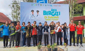 Kepala Disdik Kotim, Muhammad Irfansyah ketika menghadiri acara Aksi Bergizi di Sekolah tingkat Kabupaten Kotim tahun 2024 yang dilaksanakan di SMKN I Sampit.