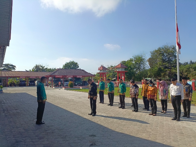 Lapas Sampit Kibarkan Bendera Setengah Tiang Berkabung Wafatnya Hamzah Haz