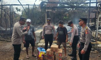 Penyerahan bantaun untuk korban kebakaran di Baamang Hilir, RT 14, Kecamatan Baamang, Rabu, 24 Juli 2024.