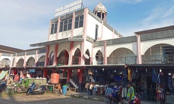 Pertokoan Eka Mentaya Sampit tampak lengang dan sepi pengunjung.