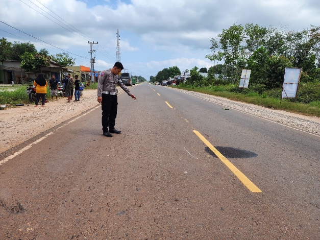 Gagal Putar Balik, Mobil Sedan Tertabrak Motor di Kelurahan Penyang