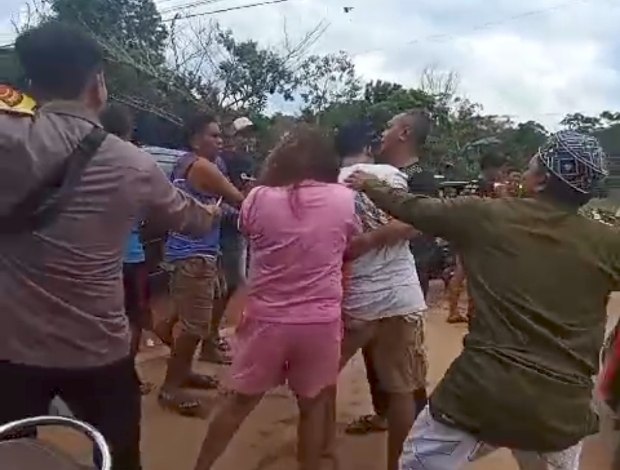 Kepergok Bobol Warung di Rubung Buyung Seorang Pria Nyaris Belur Diamuk Massa