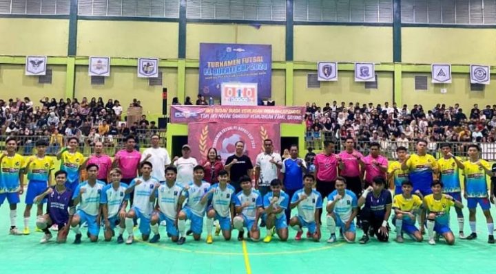 Turnamen Futsal Pj Bupati Cup 2024 di GOR Tana Malai Tolung Lingu Puruk Cahu, Sabtu malam, 13 Juli 2024.