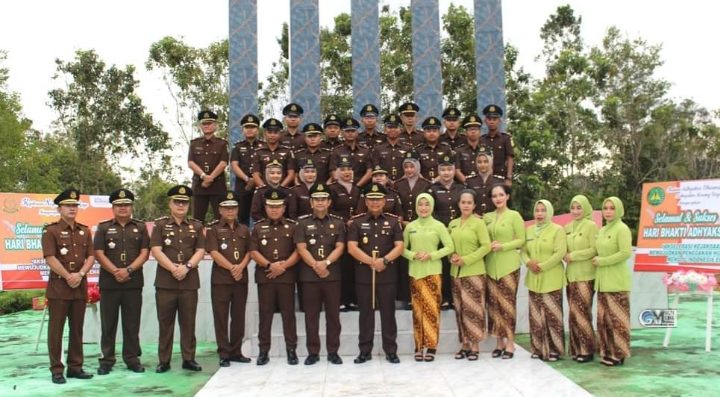 Ziarah dan tabur bunga dalam rangka Hari Bhakti Adhyaksa ke 64 dan Hari Ulang Tahun XXIV IAD.