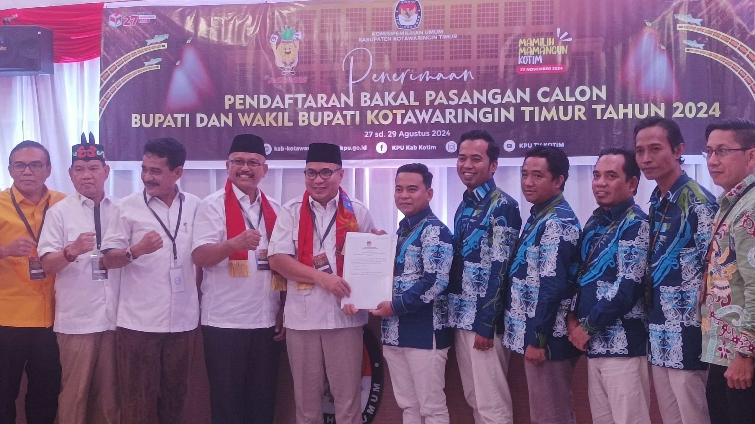 Berkas Diterima, Sanidin – Siyono Resmi Mendaftar Sebagai Calon Bupati dan Wakil Bupati Kotim
