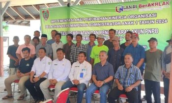 Foto bersama jajaran UPT KPHP Mentaya Tengah Seruyan Hilir dengan sejumlah KTH Perhutanan Sosial, usai melakukan sosialisasi beberapa waktu lalu.