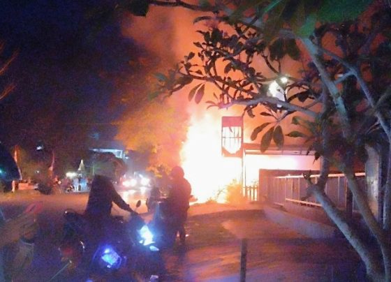 Kebakaran warung di Jalan Suprapto Sampit, Jumat malam, 30 Agustus 2024.