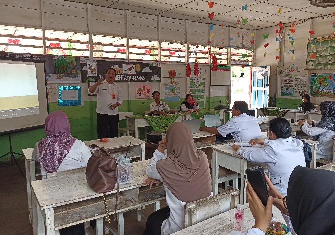 Kombel SDN 1 Baamang Tengah Berbagi Praktik Baik tentang Disiplin Positif