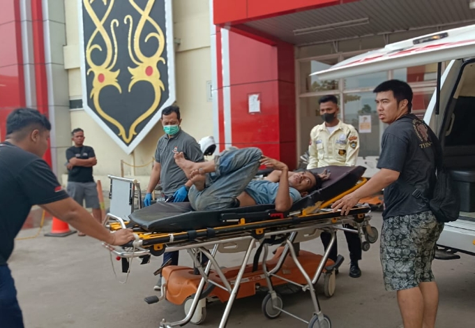 Kesetrum, Seorang Pria di Sampit Dilarikan ke Rumah Sakit