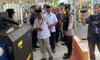 Pasangan Bakal Calon Kepala Daerah Kotim, Sanidin dan Siyono saat tiba di Kantor KPU Kotim, Kamis, 29 Agustus 2024
