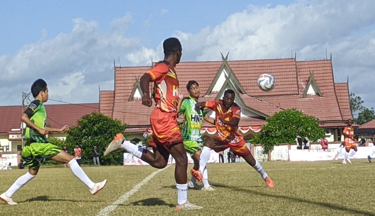 Pemain Mungil Sampit Selection Cetak 2 Gol ke Gawang Pemain Asing Jebolan Liga Indonesia