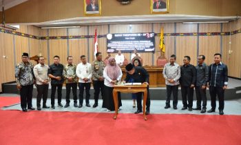 Penandatanganan Perda Pengakuan dan Perlindungan Masyarakat Hukum Adat oleh DPRD dan Pemkab Kotim, Rabu, 7 Agustus 2024