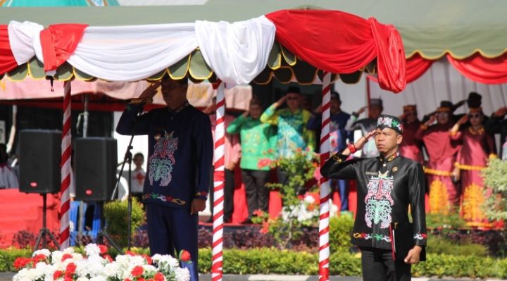 Pj Bupati Seruyan Djainuddin Noor sebagai inspektur upacara Hari Jadi ke 22 Kabupaten Seruyan