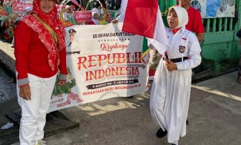 SD Islam Daruttaslim Sampit Gelar Pawai Peringatan Kemerdekaan HUT ke 79 RI, Selasa, 27 Agustus 2024
