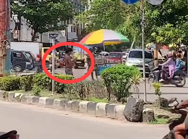 Heboh Pria Bersajam di Bundaran Vapo Membuat Warga Resah