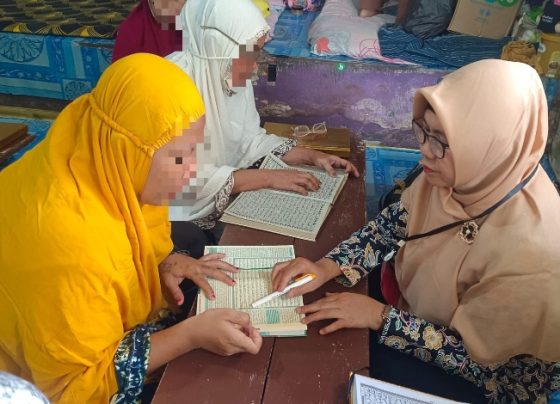 Warga binaan Lapas Kelas IIB Sampit mengikuti pengajian yang dibimbing langsung oleh petugas Kemenag.