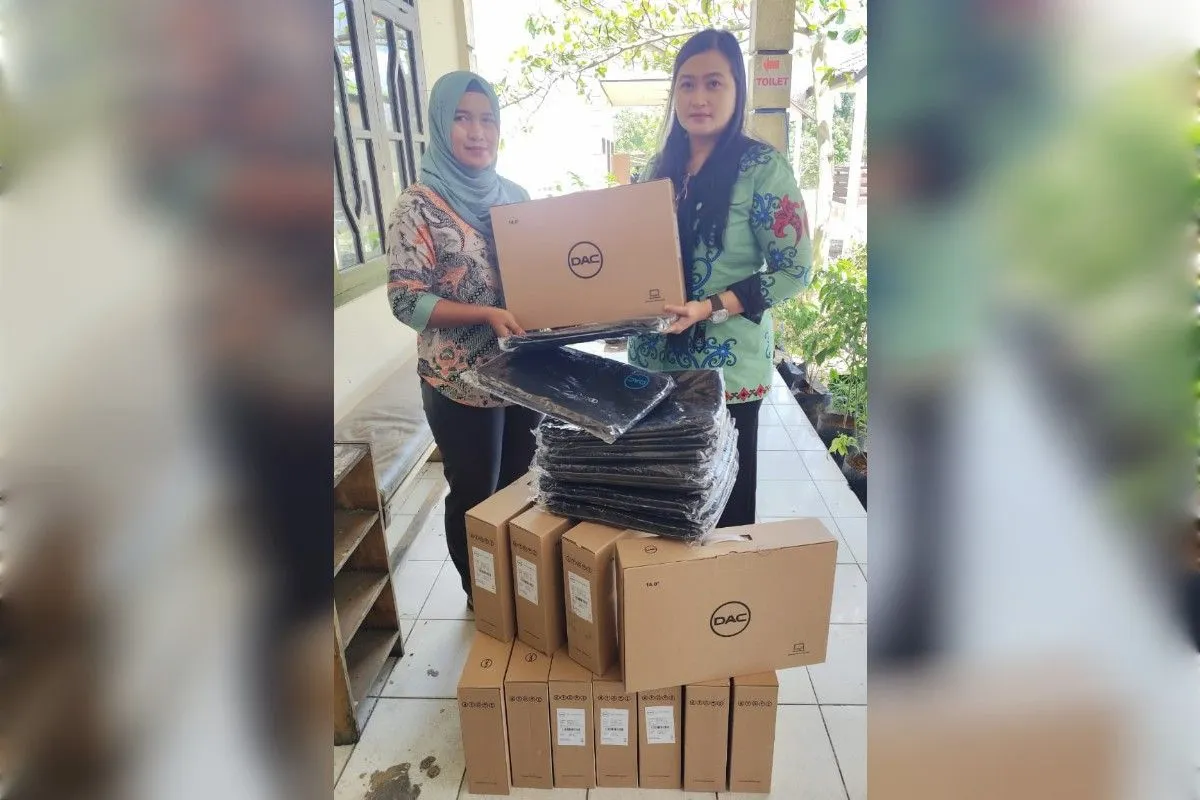 Disdik Kotim Bagikan Laptop untuk Tingkatkan Kualitas Pendidikan di PKBM dan SKB