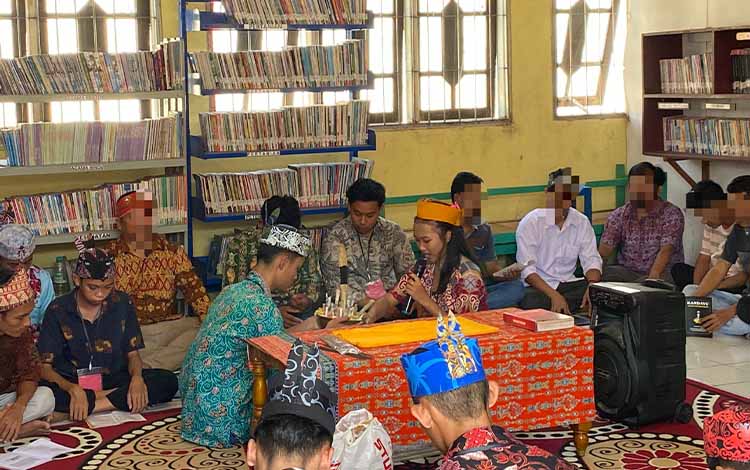 Mendukung Spiritualitas: Siswa SMAN 3 Sampit Bantu Warga Binaan Rayakan Hari Raya Galungan