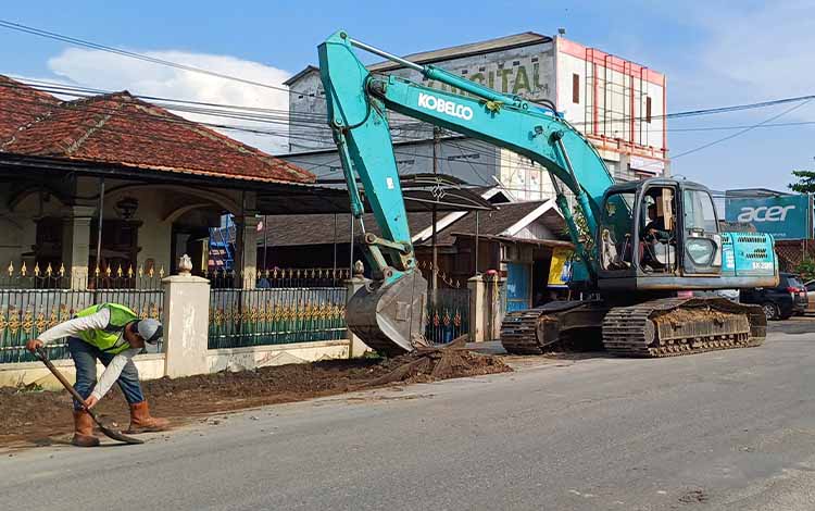 Rekonstruksi Jalan Kapten Mulyono Sampit Dimulai, Solusi Atasi Kemacetan