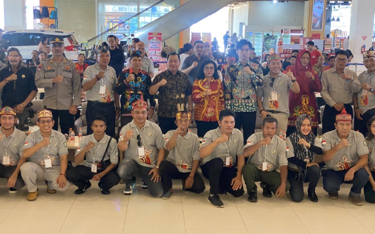 Halikinnor Buka Festival Tari Kreasi dan Lawang Sekepeng Perdana Se-Kotim