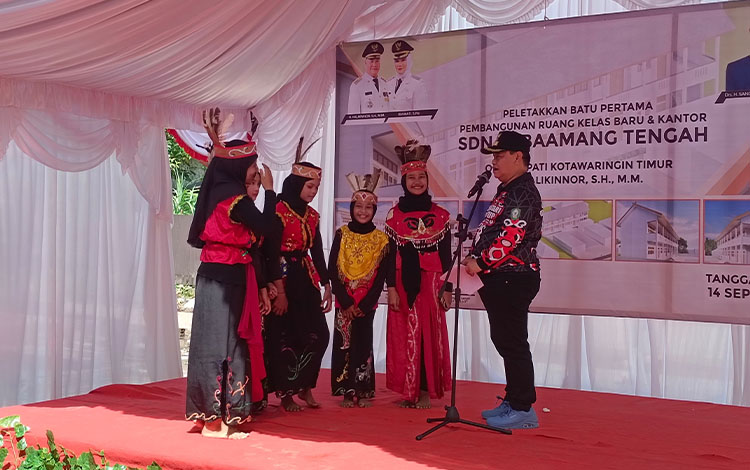 Setelah Penantian Selama 54 Tahun Akhirnya Gedung SDN 1 Baamang Tengah Diperbaiki