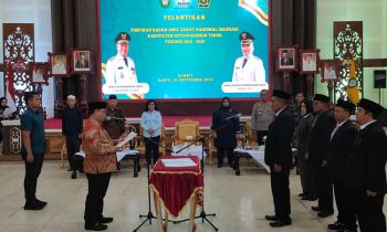 Bupati Kotim Halikinnor saat melantik Pimpinan Baznas Kotim, Sabtu, 21 September 2024