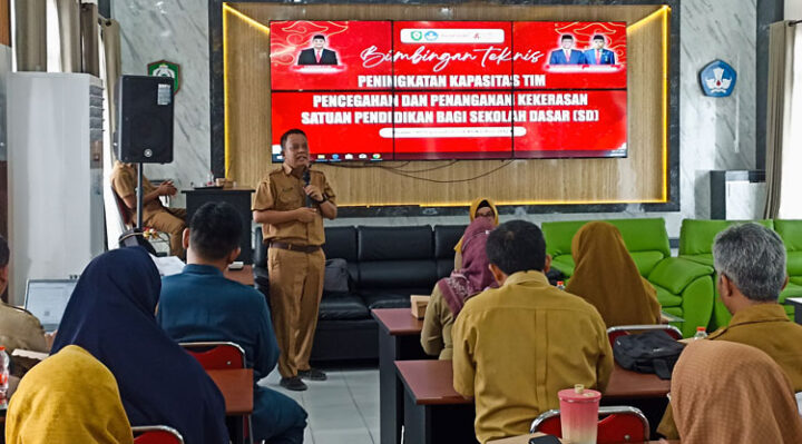 Disdik Kotim menggelar Bimtek Peningkatan Kapasitas TPPK Satuan Pendidikan Sekolah Dasar , Senin, 30 September 2024