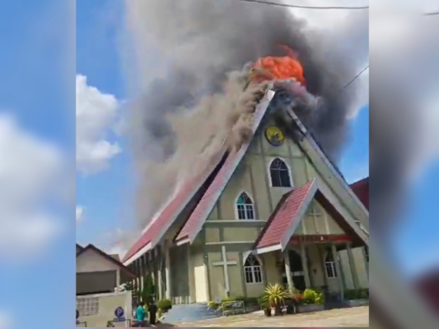 Ruangan SMP Kristen dan Gereja Maranatha di Palangka Raya Terbakar