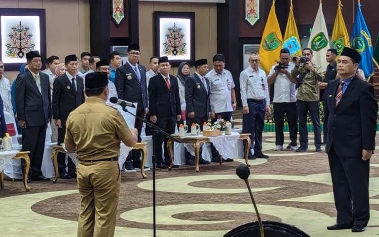 Salahuddin Dilantik Sebagai Pjs Bupati Kotim, Sugianto Pesan soal Investasi Sawit