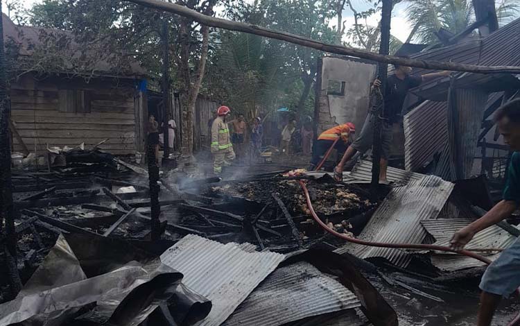 Kebakaran Melahap Rumah di Kota Besi Diduga Akibat Korsleting Kipas Angin