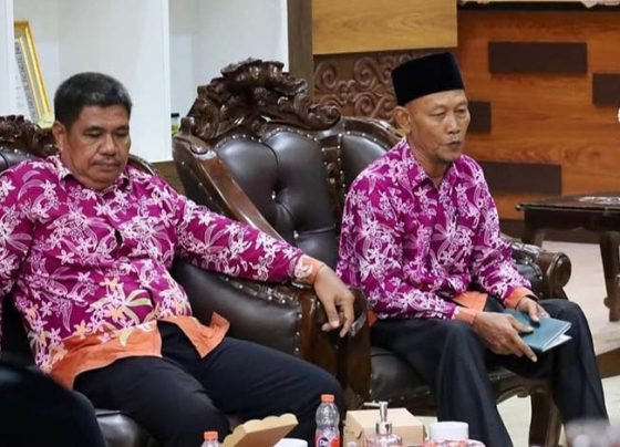 Ketua FKUB Kotim Mudhofar, kanan.