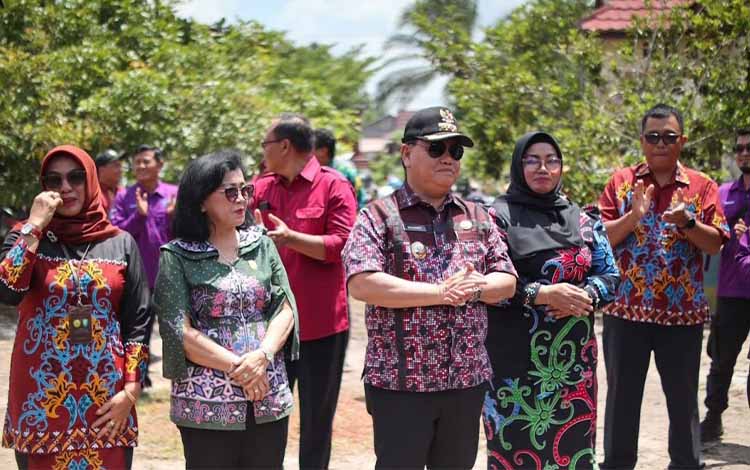 Rinie Apresiasi Bantuan Alsintan untuk Petani