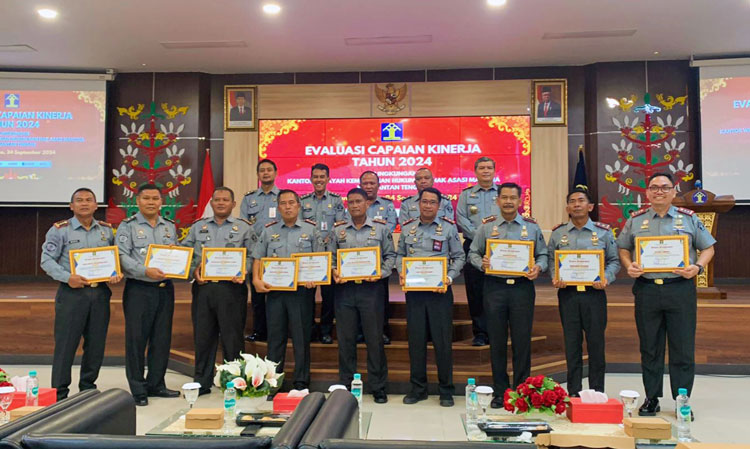 Lapas Sampit Terima Penghargaan Satuan Kerja dengan Kinerja Terbaik II