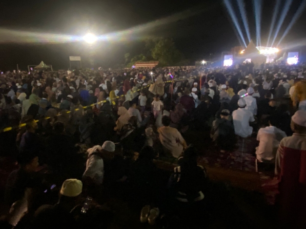 Tabligh Akbar UAS, Stadion 29 Nopember Sampit Dipenuhi Lautan Manusia