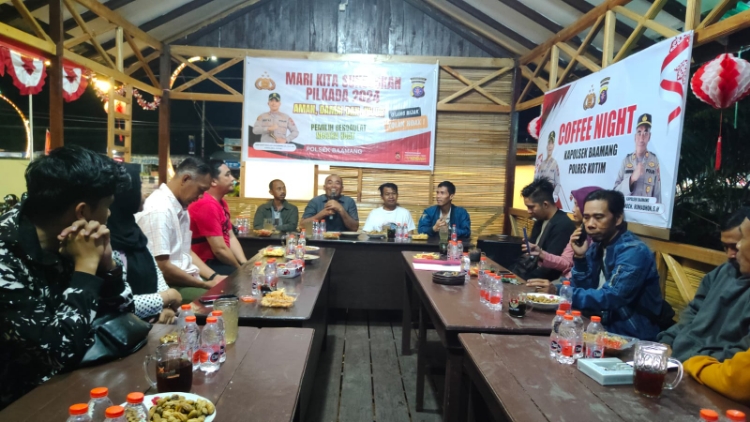 Polsek Baamang Gelar Malam Kopi Bersama Perangkat Pelaksana Pilkada 2024
