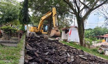 Pembangunan rekonstruksi Jalan HM Arsyad, Jumat, 16 Agustus 2024.