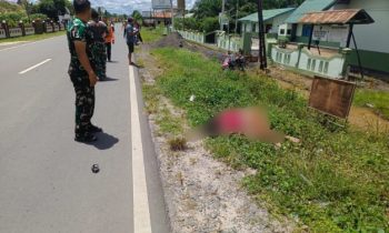 Pengendara sepeda motor yang terkapar usai insiden kecelakaan di Bagendang, Kecamatan Mentaya Hilir Utara.