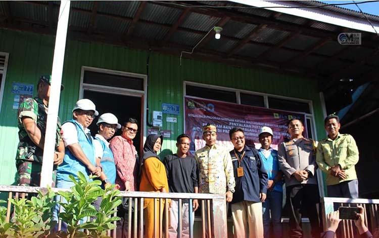 Pj Bupati Murung Raya Apresiasi Program Bantuan Pasang Baru Listrik